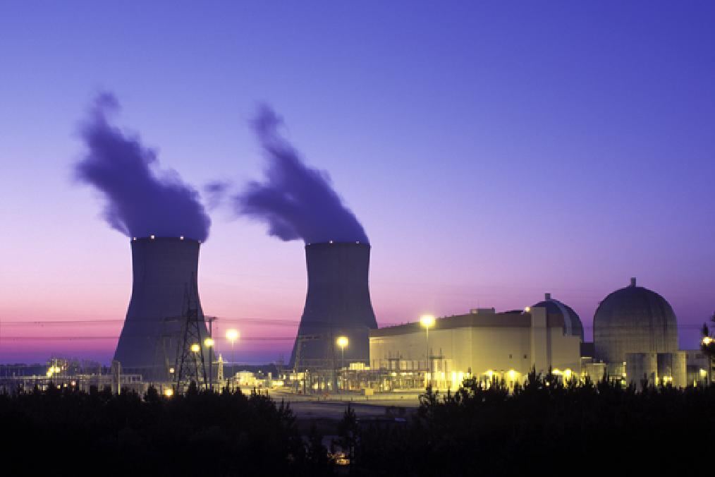 Aerial view of the Alvin W. Vogtle Electric Generating Plant in Georgia, showing its reactor containment buildings and cooling towers.